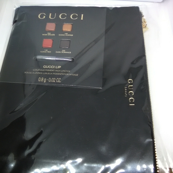 Gucci makeup bag. - Picture 1 of 3